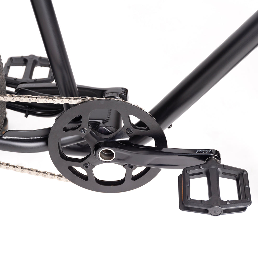 Zooz Electric Bike Ultra Flex Midnight Black crankset above side view 