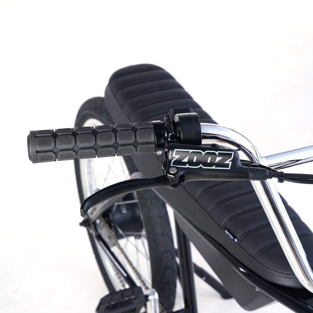 Zooz Electric Bike Ultra Urban Wet Black and Chrome throttle straight view